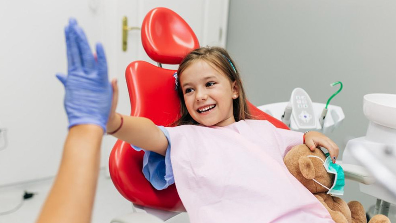 معاینه دوره ای دندانپزشکی کودکان